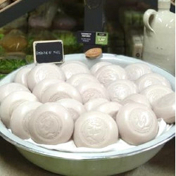 SAVON A L'HUILE D'AMANDE DOUCE