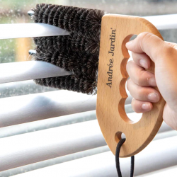 BROSSE A STORE