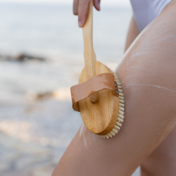 BROSSE DE BAIN BOIS DE HETRE CUIR